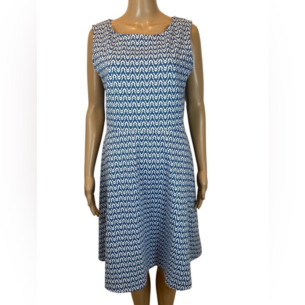 Talbots Sleeveless Blue and White Patterned Fit & Flare Dress size L